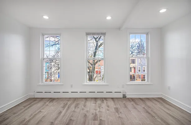 Rented by Triplemint | media 17