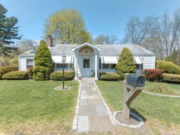 2 Rempsen Street, Trumbull, CT 06611