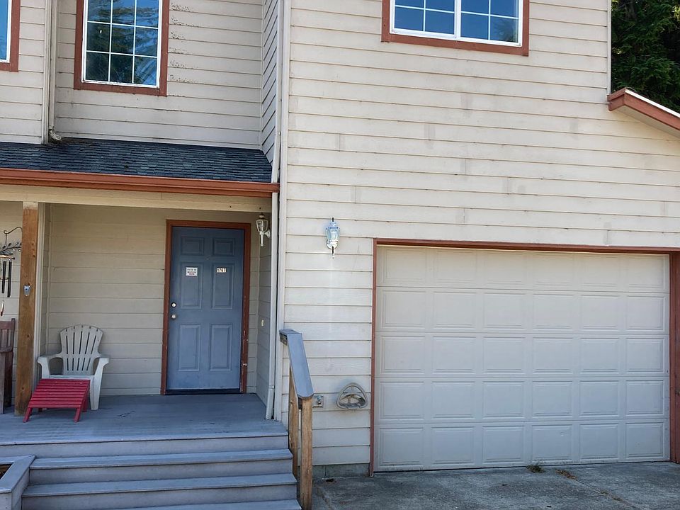 1st image of 1767 SE Mast Ave