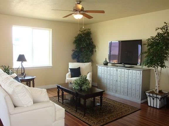 3rd image of 2409 S Cottage Cv