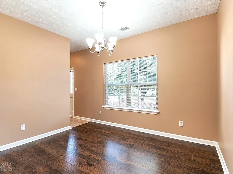 4313 Catalpa Ct — Photo 5