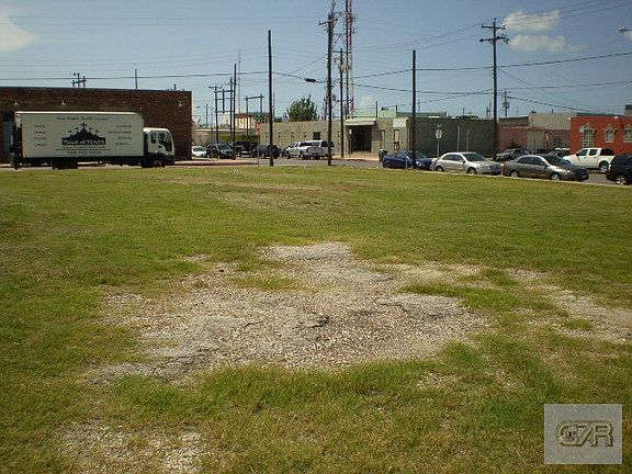 5th image of 2516 Mechanic St