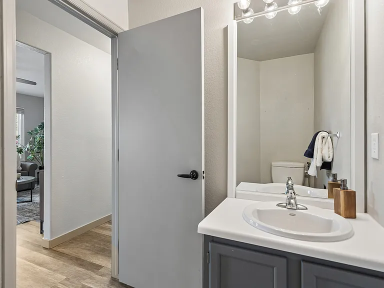 5247 E Hamilton Ave — Photo 26