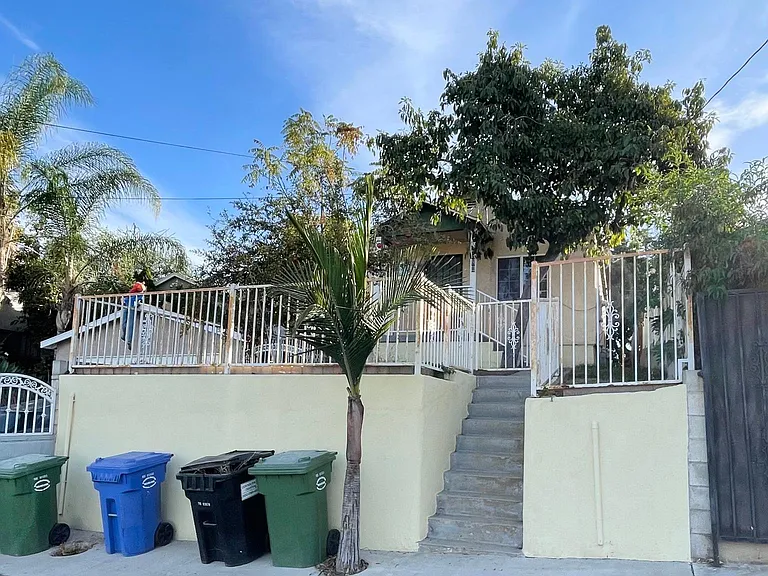 228 S Arizona Ave — Photo 2