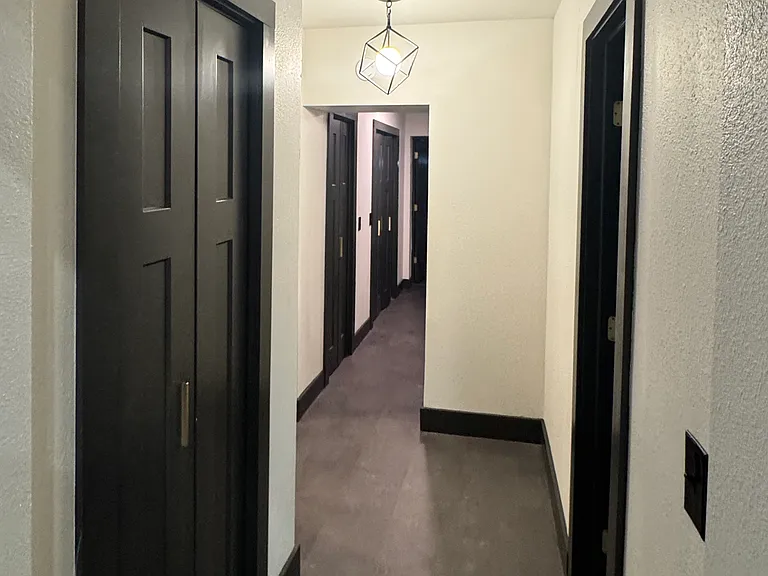 115 E 12th St #4 — Photo 19