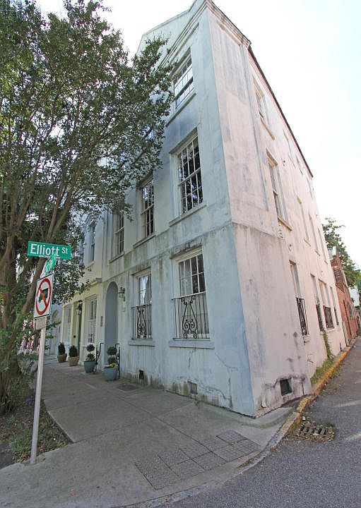 2nd image of 107 E Bay St