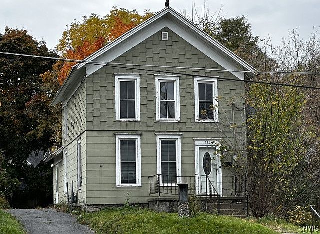 1st image of 523 Arsenal St