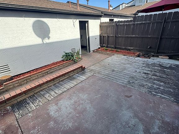 2nd image of 813 Beyer Way