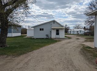 14 2nd Ave W, Culbertson, MT 59218