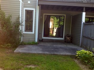 20 Michelle Ln, Mystic, CT 06355
