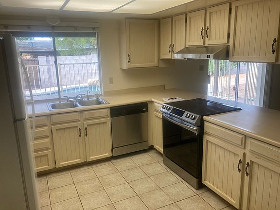 4th image of 544 E Judi Dr