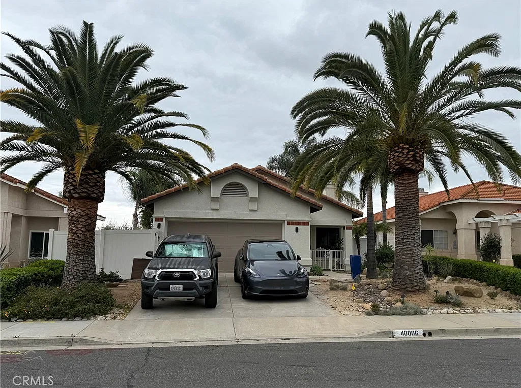 3 bed, 1266 sqft, $3,300 — Photo 1