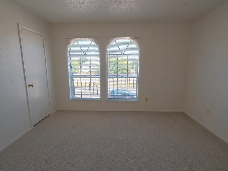 6321 Granbury Rd — Photo 7