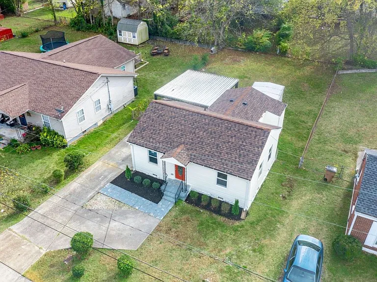 2713 Vance Ave — Photo 3