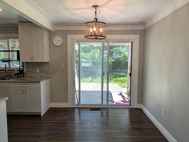 3204 Saint Paul Ave #MAIN FLOOR — Photo 14