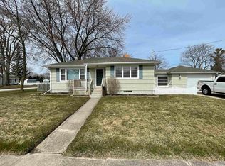 2001 Ward St, Essexville, MI