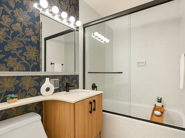 20 East 9th Street image 20 of 38