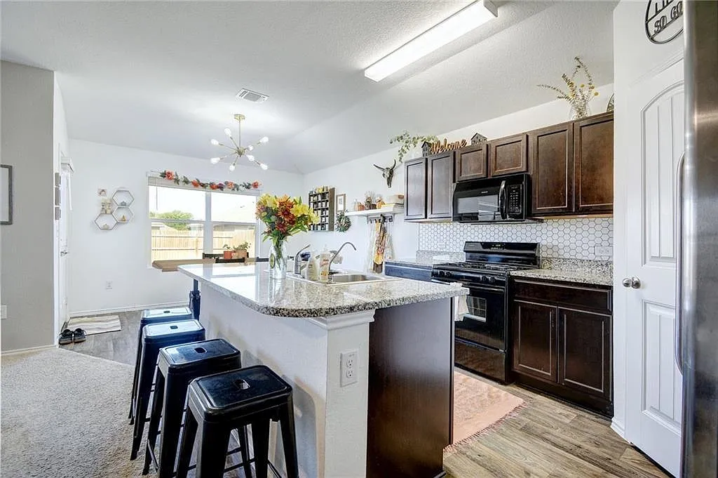 3 bed, 1464 sqft, $1,750 — Photo 3