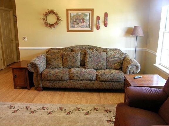 Living Rm w/trey ceiling