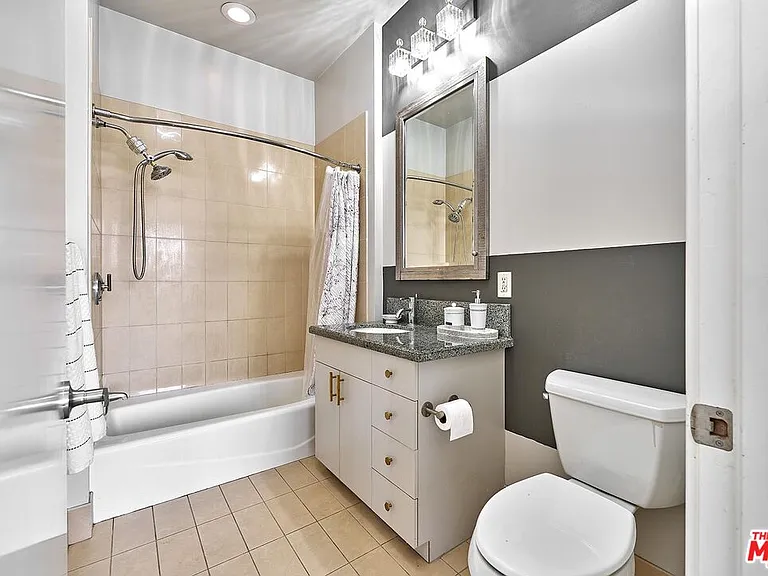 3810 Wilshire Blvd #408 — Photo 25
