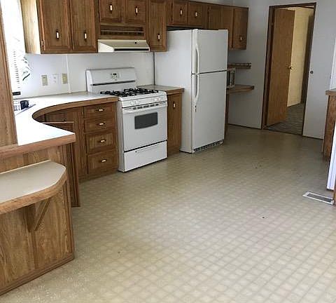 3rd image of 127 W 10th St