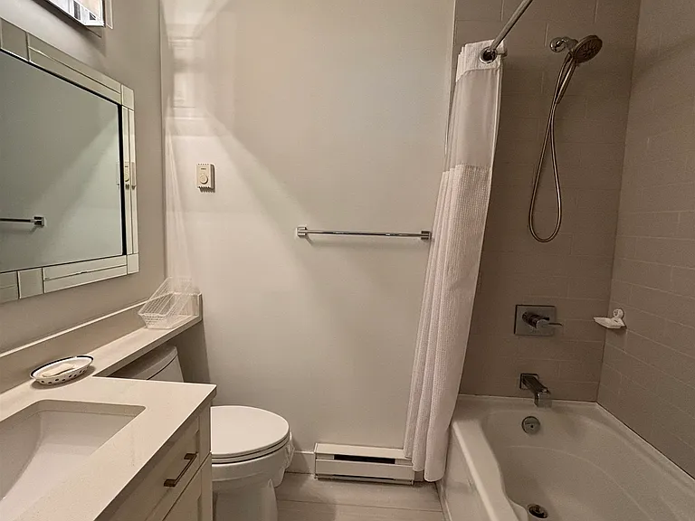 928 Richards St #XX2 — Photo 15