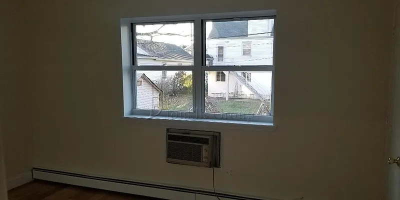 Rented by Bouklis Group | media 20