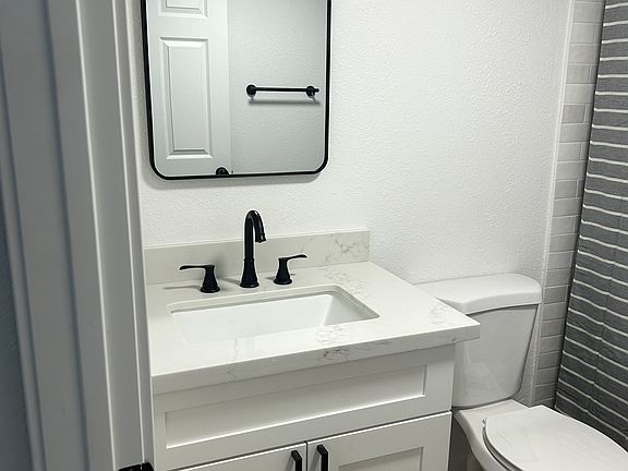 4th image of 30 N Cottonwood Dr #2