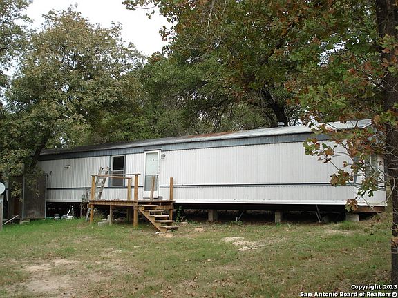 4th image of 238 E FLORES OAKS DR.