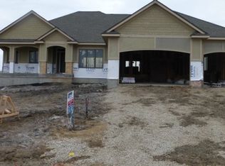 4726 152nd St, Urbandale, IA 50323