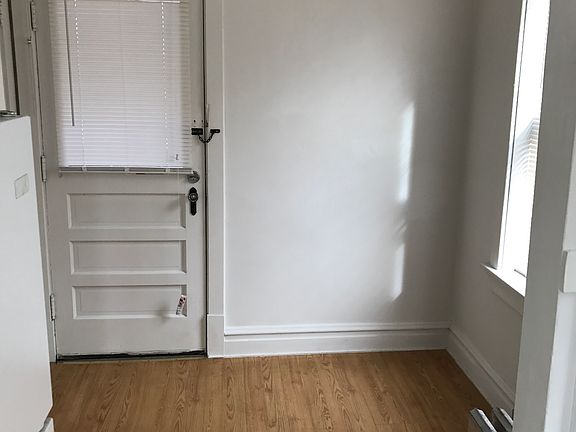 4th image of 5908 Livingston Dr APT 2S
