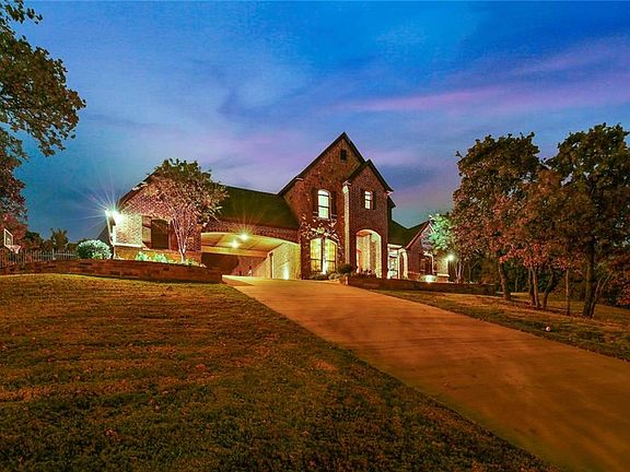 2nd image of 2204 Creekedge Ct