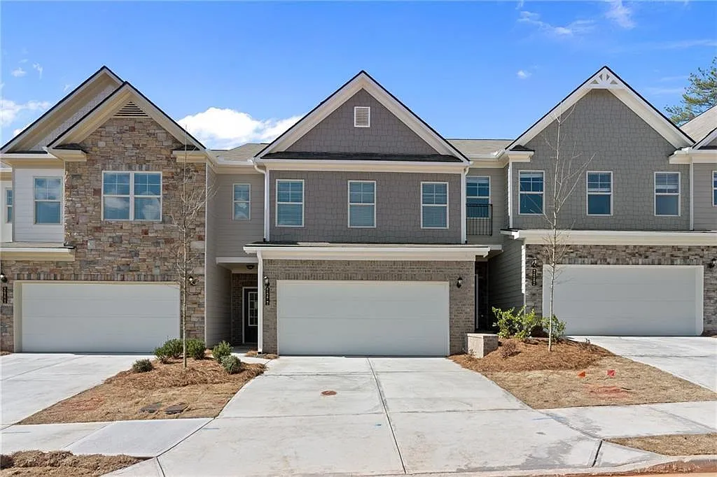 3 bed, 2.5 bath, 1958 sqft, $2,600 — Photo 1