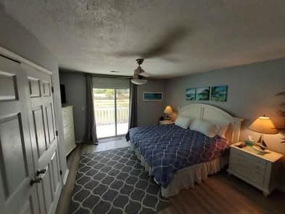 2nd image of 422 Garden Dr. #115D
