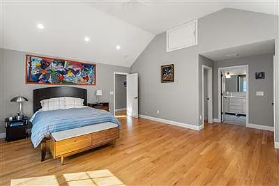 38 Park Ave — Photo 19
