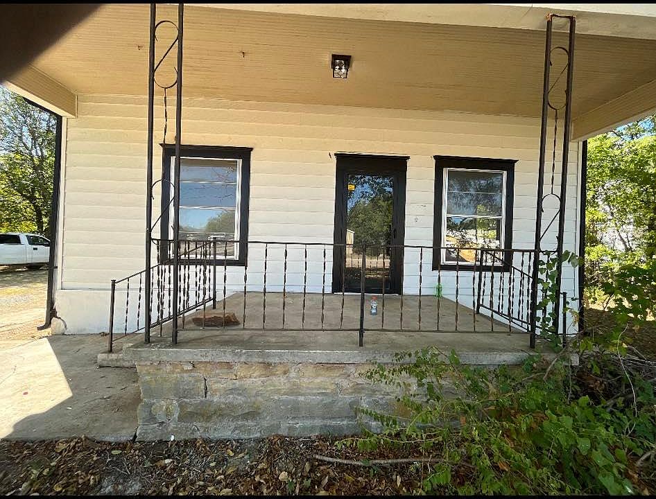 1st image of 2 W Stonewall Ave