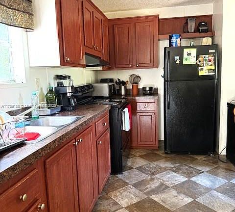 3rd image of 490 Vero Ave