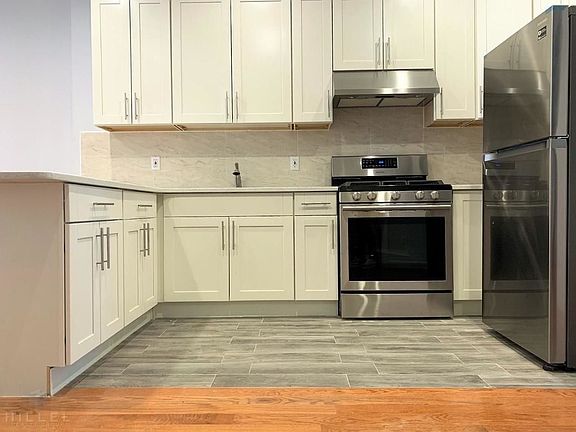 2nd image of 1477 Myrtle Ave #2