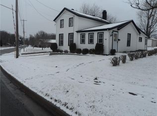 54 North St, Le Roy, NY 14482