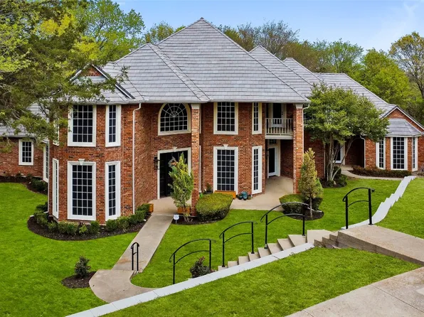 1228 Regents Park Ct, Desoto, TX 75115