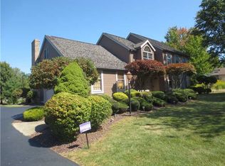 1264 Foxwood Dr, Hermitage, PA 16148