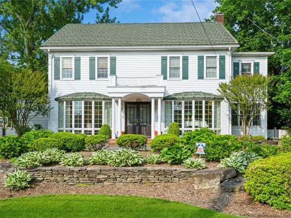 86 S Woodmere Blvd., Woodmere, NY 11598