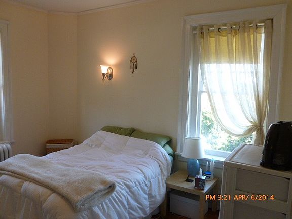 2nd image of 2042 Park Ave APT 4