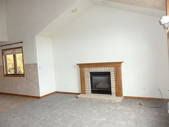 Note the volume ceilings