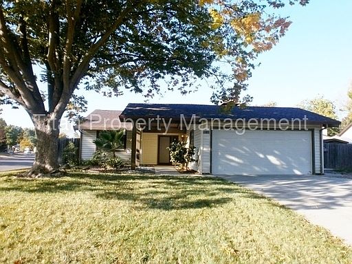 1st image of 8608 Prairiewoods Dr