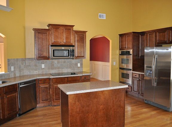 3rd image of 6549 Sunset Dr