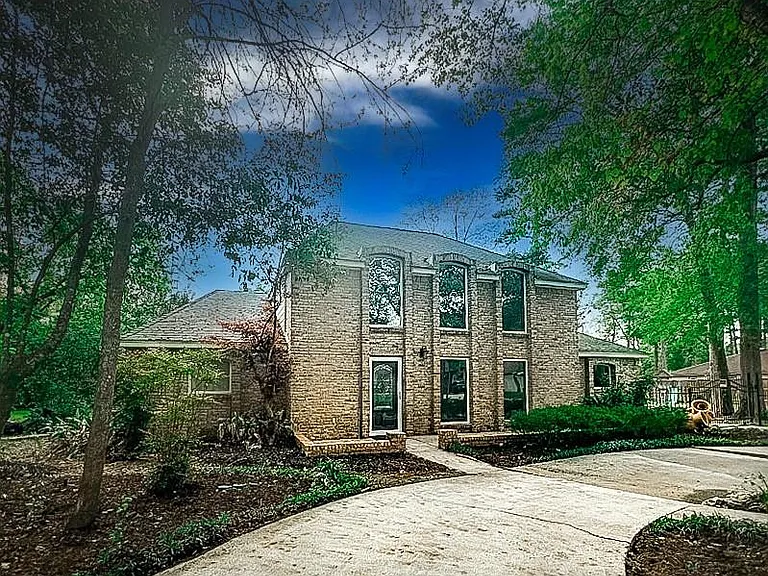 537 Natchez Park — Photo 2