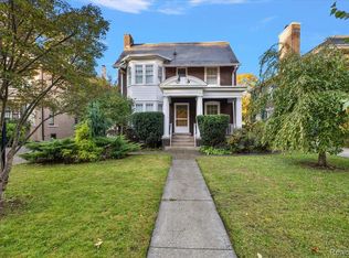 2233 Iroquois St, Detroit, MI 48214