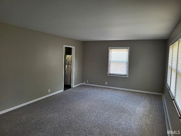 5th image of 1604 W Royale Dr