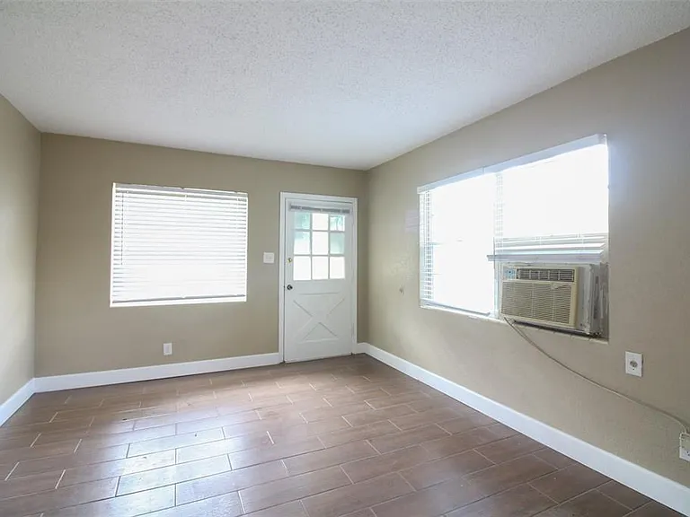 1114 S Tennessee Ave — Photo 2